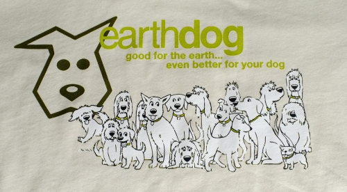 earthdog pack t-shirt in natural close-up